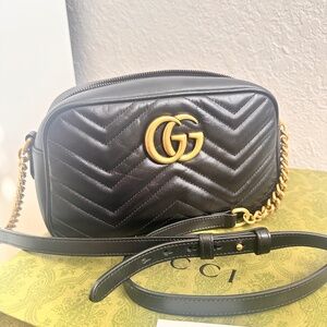 Gucci GG Marmont Matelassé Leather Camera Bag – Black